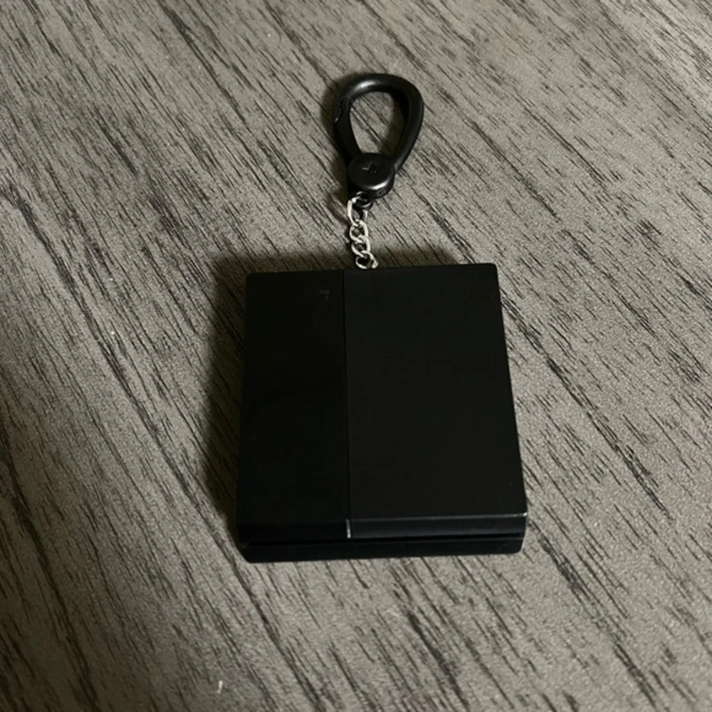 Various Sony Keychains - Picture 1 of 3